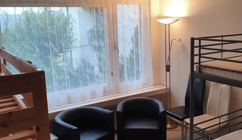 Gemischter Schlafsaal für Männer und Frauen mit 4 Betten . SAD