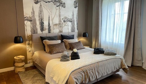 Deluxe Room, City View