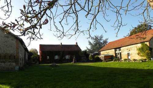 Shared Dormitory, Garden View