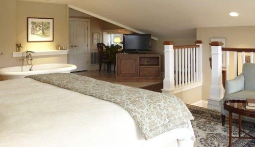 Deluxe Suite, 1 King Bed with Sofa bed, River View