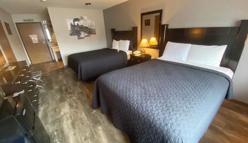 TRAIN ROOM  2 QUEEN BED