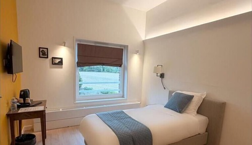 Single Room, Garden View