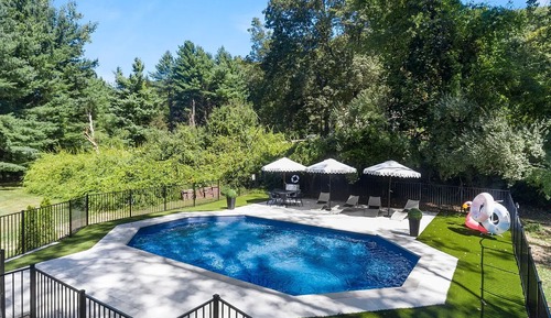 Luxury House, Garden View