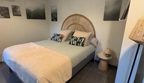 Comfort Room, Garden View