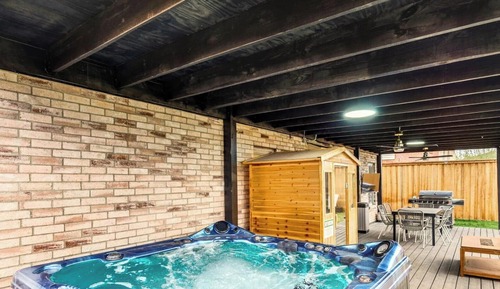 House (5 Bedrooms)