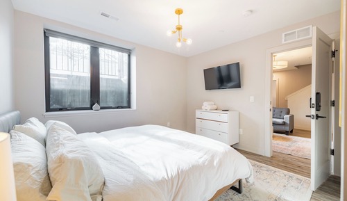 Superior Condo, 3 Bedrooms