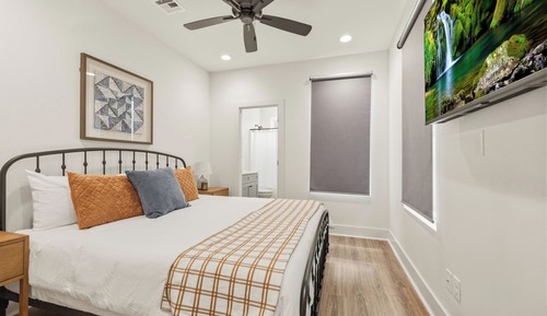Luxury Townhome, 2 Bedrooms