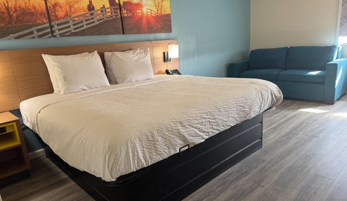 Suite, 1 King Bed, Non Smoking