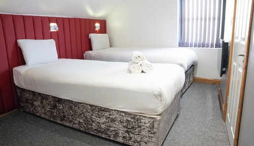 Economy Triple Room, Non Smoking, Private Bathroom