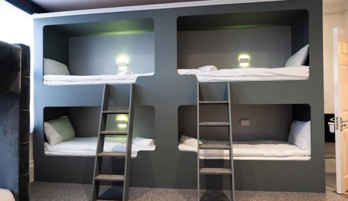 Economy Quadruple Room, Non Smoking, Private Bathroom