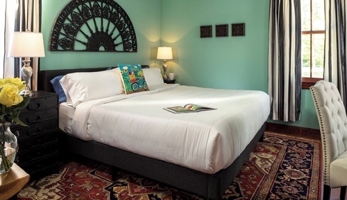 Double Room, 1 King Bed