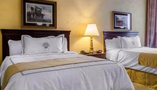 Deluxe Suite