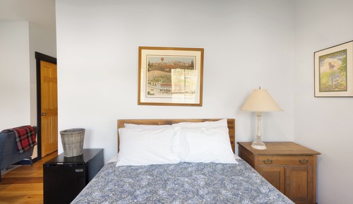 Junior Room, 1 Queen Bed, Non Smoking