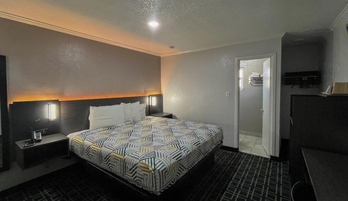 Standard Room, 1 King Bed, Non Smoking