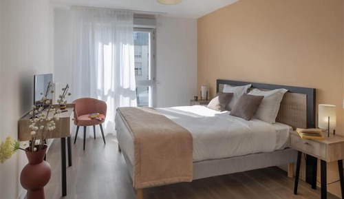 Comfort Apartment, Balcony, City View