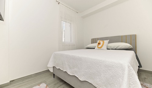 Apartment (A2)