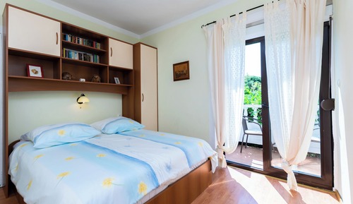 Apartment (A2)