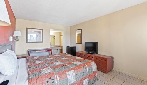 Room, 1 King Bed, Non Smoking