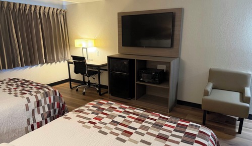 Deluxe Room, 2 Double Beds, Non Smoking (Roll-in Shower)