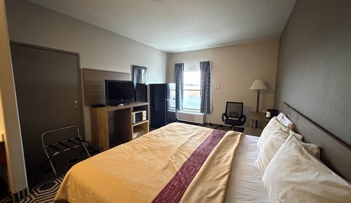 Deluxe Single Room, 1 King Bed, Jetted Tub