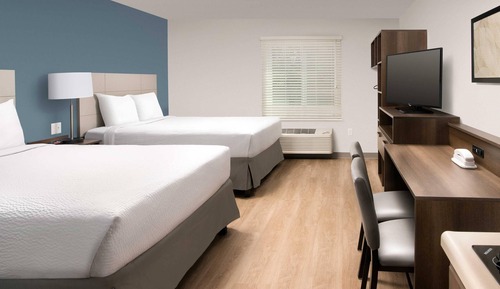 Suite, 2 Queen Beds, Accessible, Non Smoking