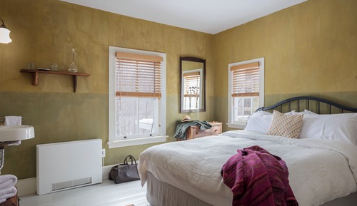 Standard Single Room, Shared Bathroom