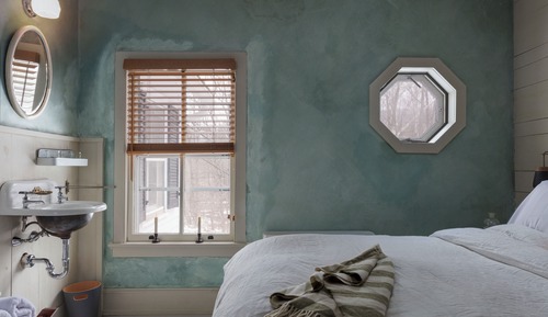 Standard Single Room, Shared Bathroom