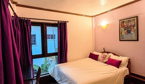 Family Villa, Hill View