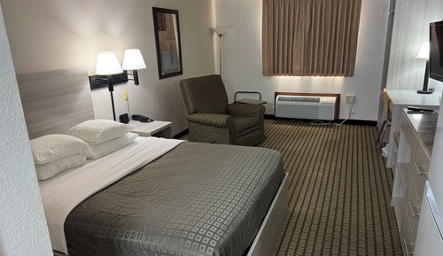 Studio, 1 Queen Bed, Non Smoking, Kitchenette