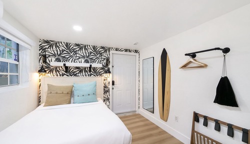Standard Room, 1 Queen Bed, Private Bathroom (Self check-in)