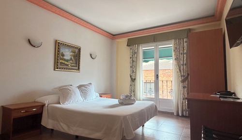 Room, City View