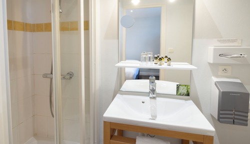 Standard Triple Room, City View