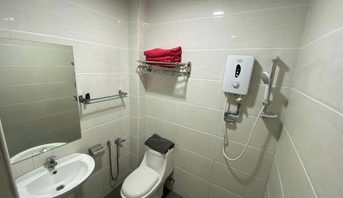 Triple - 1 Queen 1 Single