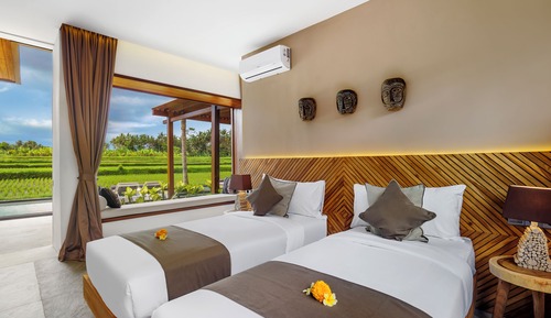 Luxury Villa, Pool View