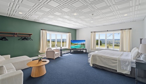 Deluxe Suite, Lake View