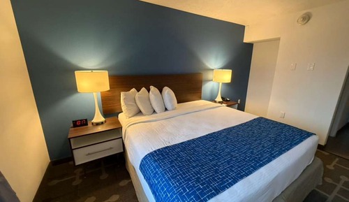 Superior Room, 1 King Bed, Non Smoking, City View