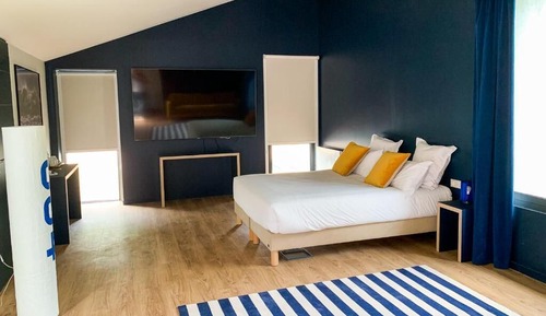 chambre Familiale vue sur jardin/piscine