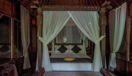 Aksmi Wooden Room with Garden View