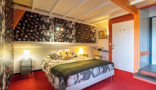 Classic Triple Room, Patio, Courtyard View