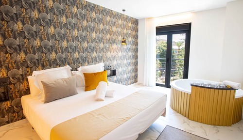 Deluxe Double Room, City View