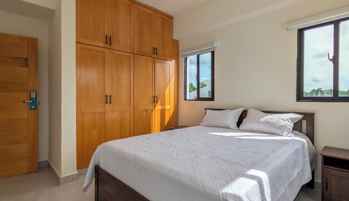 Superior Studio Suite, City View