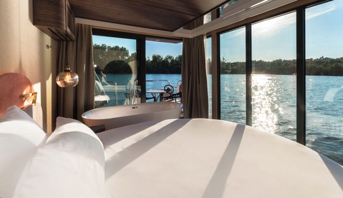 Royal Suite, 1 King Bed, Lake View