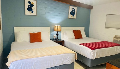 Economy Room, 2 Double Beds, Pets Allowed
