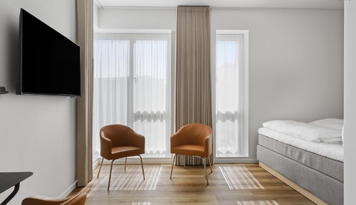 Standard Room - 1 Queen Bed - Disability Access - Non-Smoking