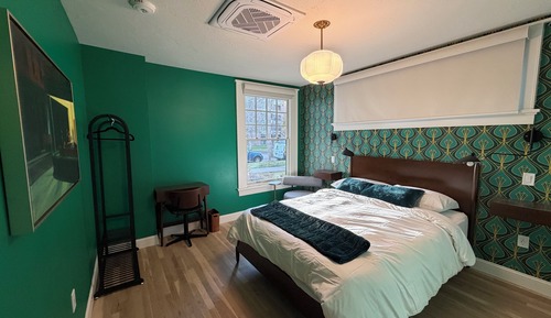 Double Room, 1 Queen Bed