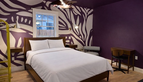 Double Room, 1 Queen Bed