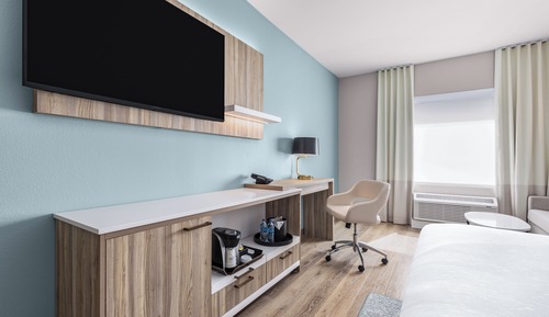 Junior Suite, 1 King Bed, Hearing Accessible, Non Smoking (Mobility, Bathtub w/Grab Bars)