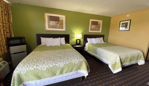 Single Room, 2 Queen Beds
