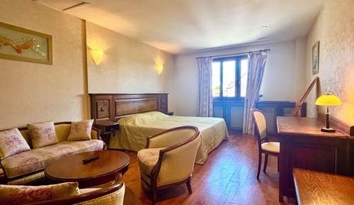 Suite, Terrace, Garden View