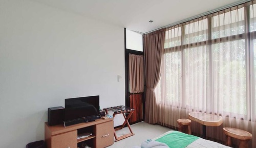 Standard Room, 1 King Bed